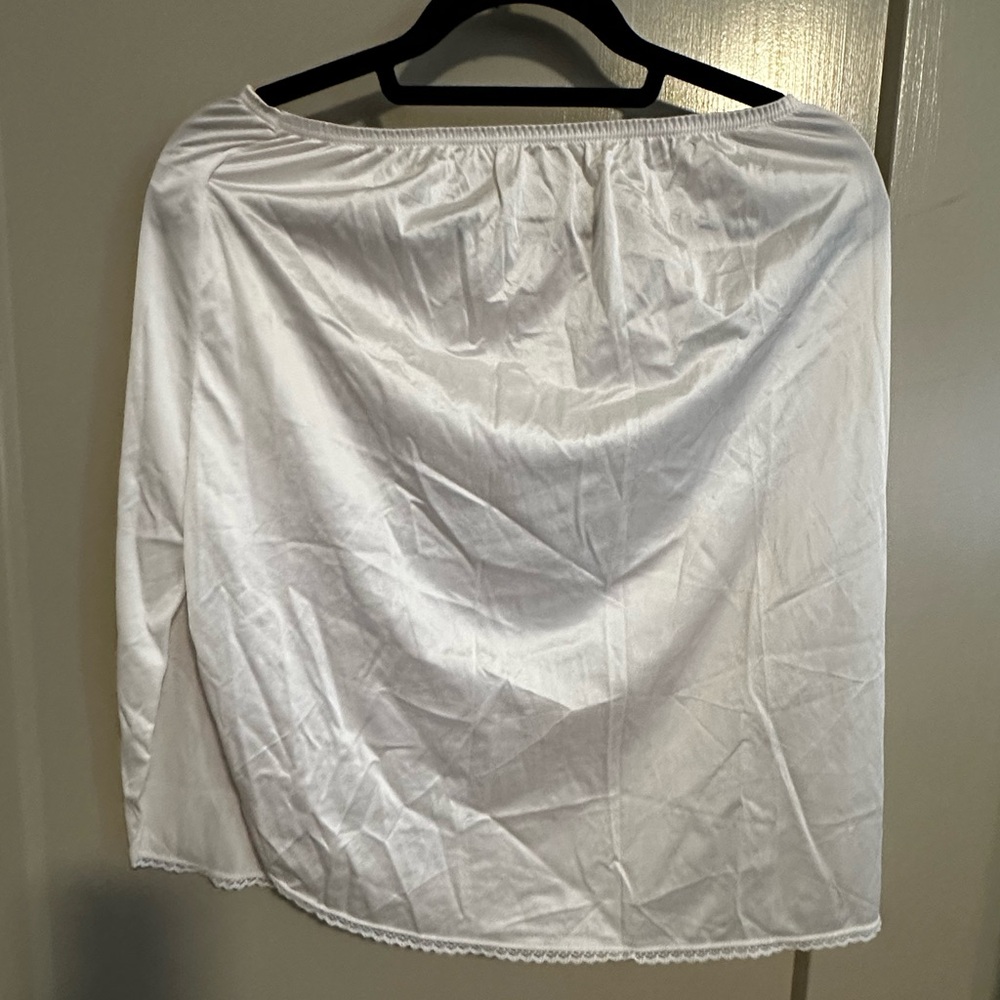 Vanity Fair Cream Nylon slip